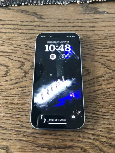 looking to trade my iPhone 15 in mint condition for a Pixel 9 Pro. Fully unlocked and comes with ori...