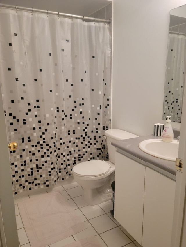 Rental: Furnished 1 bedroom with 1 bathroom. in Room Rentals & Roommates in Mississauga / Peel Region - Image 2