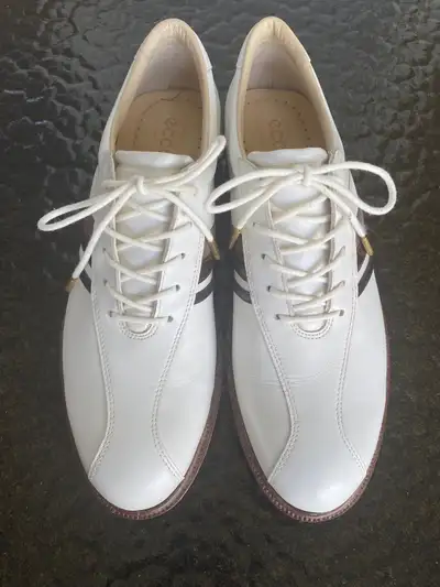 Ladies ECCO Golf Shoe – Size 9 New, View more