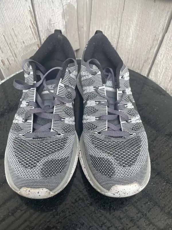Nike Flyknit Lunar Wolf Grey 554887 Mens Size 8 Preowned - light in Men's Shoes in Richmond - Image 2