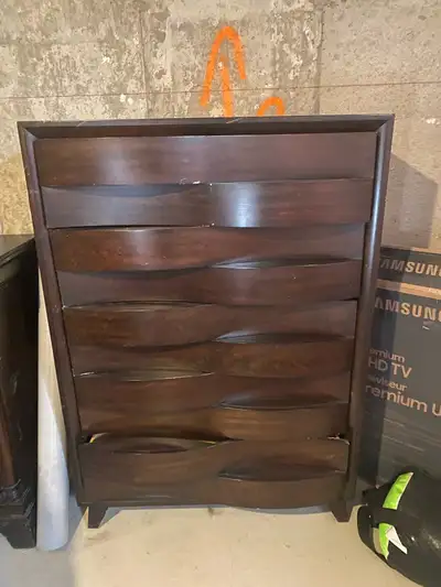 wooden dresser for sale !! 5 drawers , View more