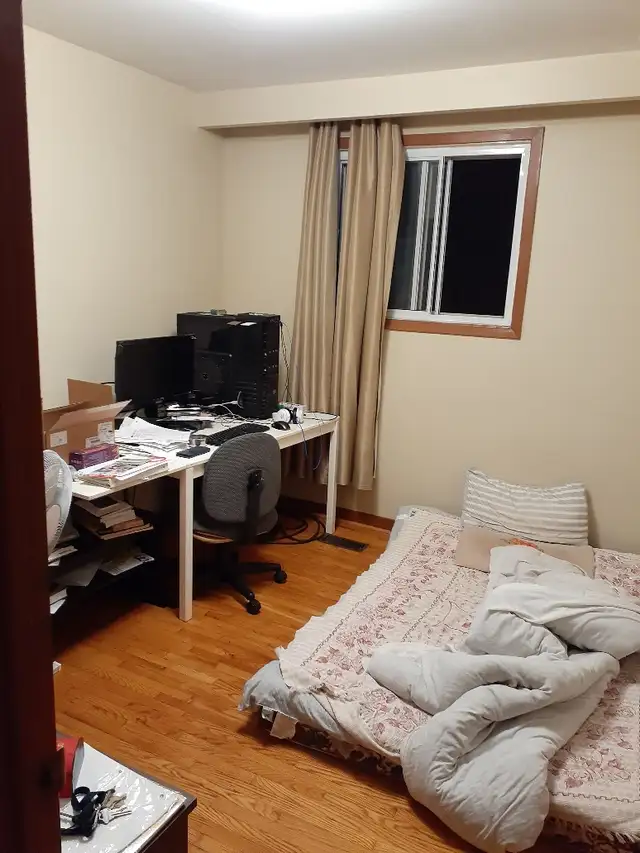 Room available near Seneca College (Newnham Campus)