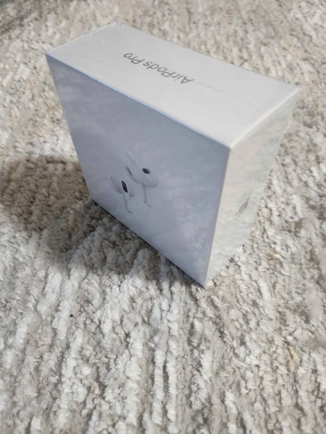 Guaranteed authentic sealed Apple AirPods Pro 2nd Generation65561395190273120