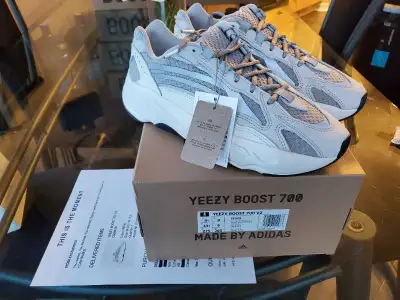 Yeezy boost 700 STATIC, View more