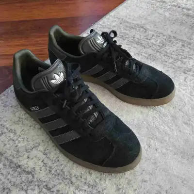 Adidas Gazelle Mens size 8, View more
