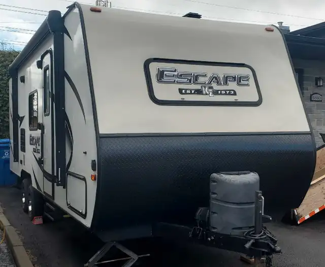 Roulotte KZ 2018 Spree Escape E231BH in RVs & Motorhomes in Québec City - Image 3