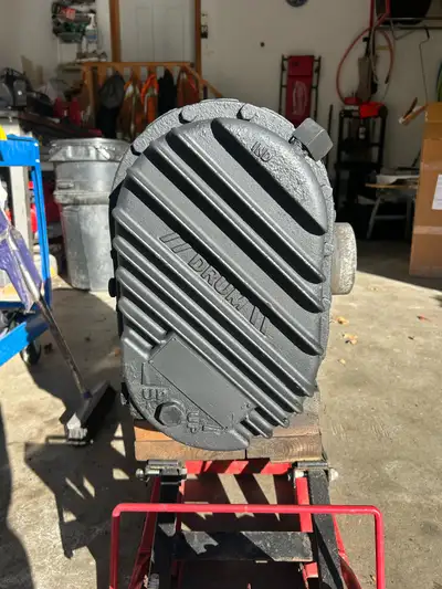 Drum D807 truck blower for sale. For offloading cement, lime etc from pneumatic trialers. Runs great...