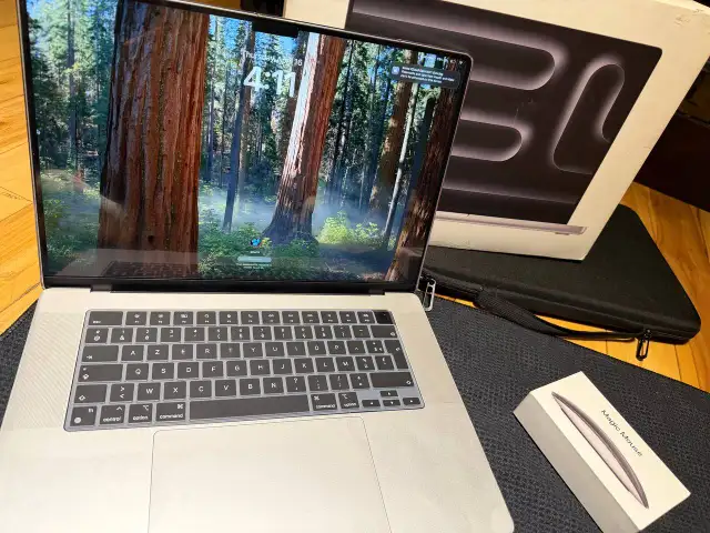 MacBook Pro M4 Pro 24 GB RAM/ 512 GB SSD - 16 INCH + Apple Care+ in Laptops in City of Montréal - Image 6