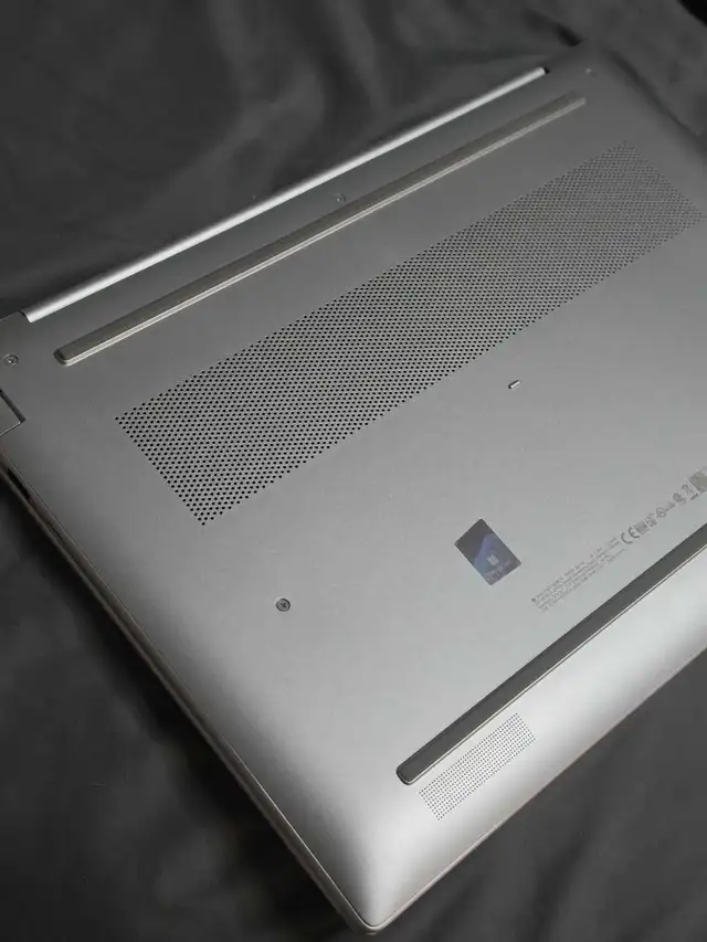 2025 17 " HP ELITEBOOK 32gb ddr5x RAM 2tb ssd in Laptops in Oshawa / Durham Region - Image 3