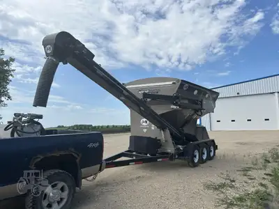 2022 J&M LC390 seed tender, 14hp Kohler electric start gas engine, 8" paddle belt tube conveyor, rol...