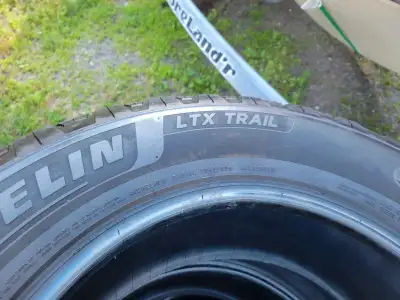 Set of michelin ltx trail tires 265/70/18 6/32 tread remaining