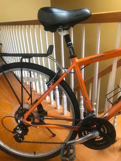 Vélo hybride Norco en aluminium, impeccable, comme neuf, léger, View more