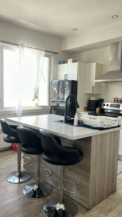 Grand 4.5 à louer dans le secteur de ste- marguerite près de tous les services, idéal pour jeune fam...