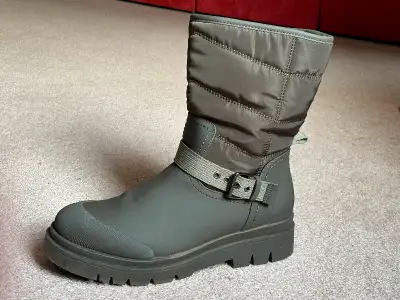 For sale: Winter boots women's, size 11, waterproof, insulated, excellent condition, worn only few t...