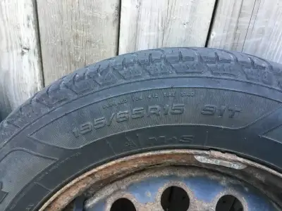 195/65/R15 winter tires on steel rims. Came off 2010 Kia Soul. One tire only used one winter the oth...
