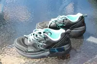 GDEFY Womens 9.5 Gravity Defyer Ion Black Teal Athletic Shoes