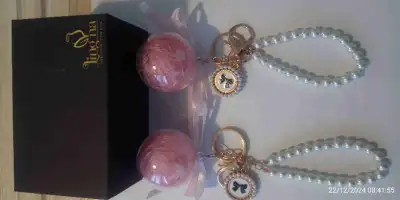 3 Ling Na everlasting roses, View more
