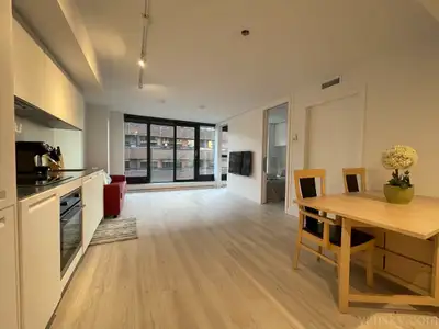 High-rise apartment located in Vancouver Downtown (Hornby St), featuring 1 bedrooms, 1 living rooms...