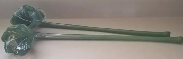 Vintage 2 Murano Style Long Stem Art Glass Green Flowers in Arts & Collectibles in Oshawa / Durham Region - Image 2