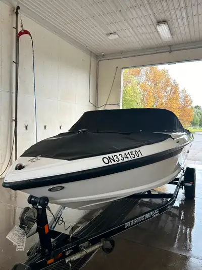4.3 mercury cruiser,in excellent condition original owner,bimini sun cover uesed only once profressi...