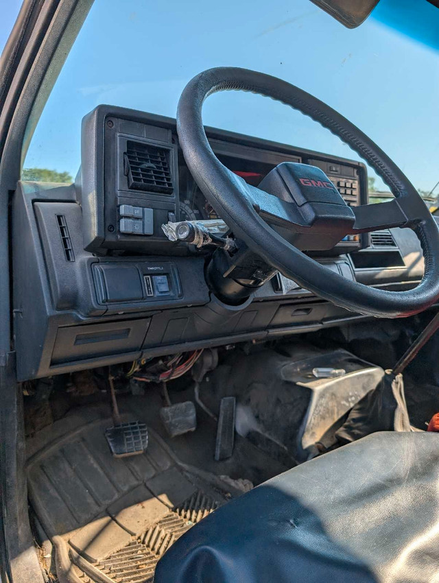 GMC Top Kick Good Running Truck  in Cars & Trucks in Mississauga / Peel Region - Image 3