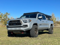 Toyota Tacoma Front Demon Tow Hook w/ Red Shackles