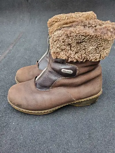 Pajar brown/tan leather sherpa lined ankle boots - size 8, View more