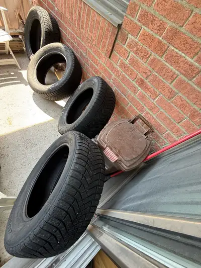 High quality Pirelli Winter tires for Heavy Vehicles. Tread 7/8/32 and good for 3-4 seasons.