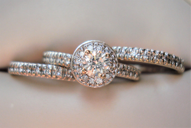 Beautiful Wedding .76 carat Diamond 14k White Gold 3 piece set in Jewellery & Watches in Delta/Surrey/Langley - Image 2