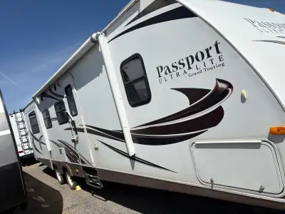 2013 Passport ultra light 3180 RE fantastic bumper pull trailer! upgraded queen foam mattress in fro...
