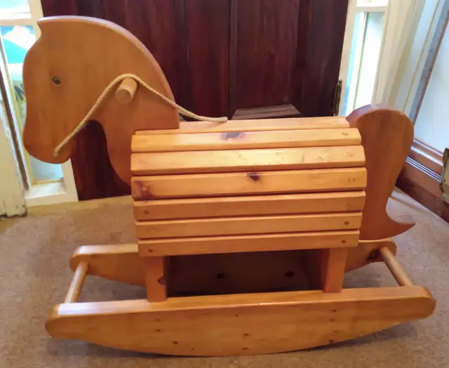 Vintage all-wood Rocking Horse in Toys & Games in Oshawa / Durham Region - Image 2