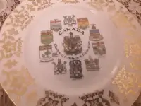 PARAGON - BONE CHINA 8 INCH CAKE PLATE - CANADA COAT OF ARMS