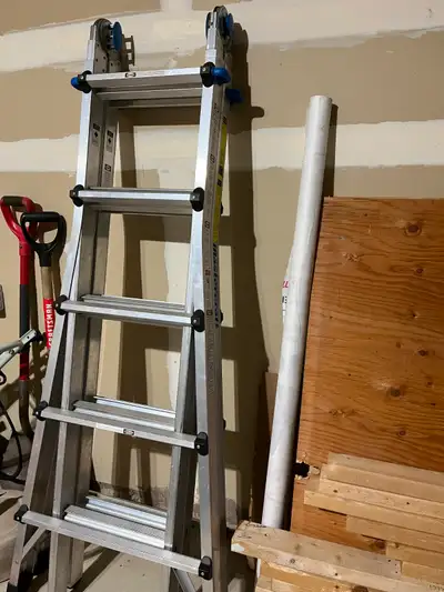 Mastercraft Aluminum multitask ladder 21' in excellent condition