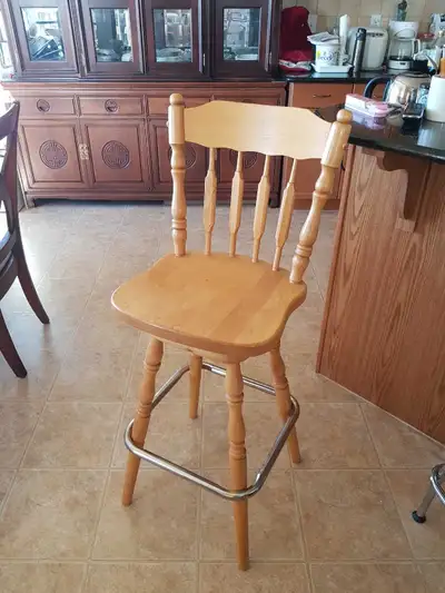 Wooden turntable bar chair