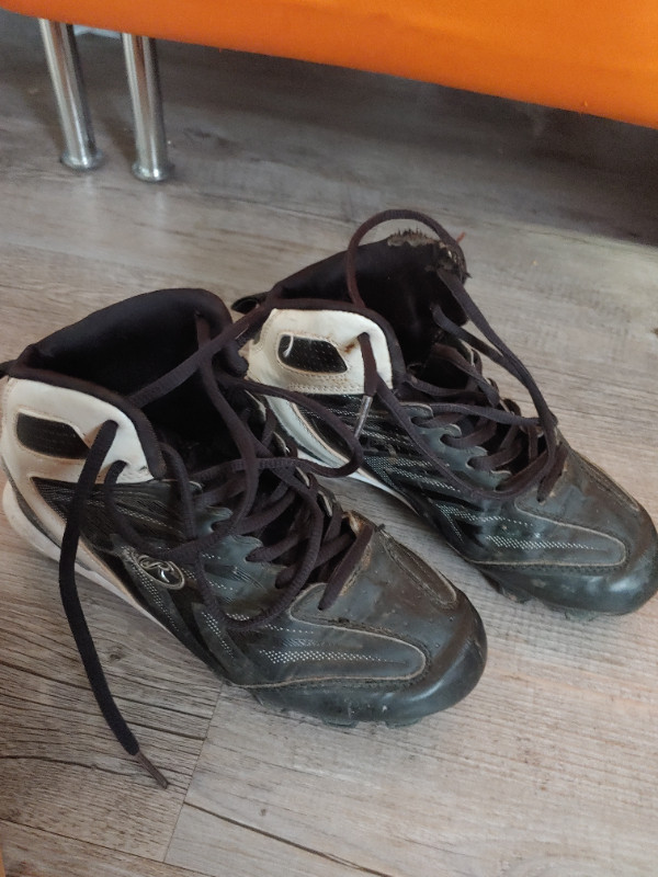 size-3-baseball-shoes-for-10-baseball-softball-edmonton-kijiji