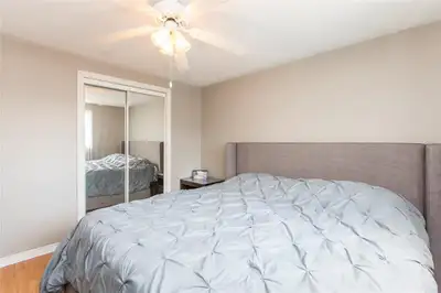 LARGE FURNISHED ROOM – BLAIR AREA – $1000