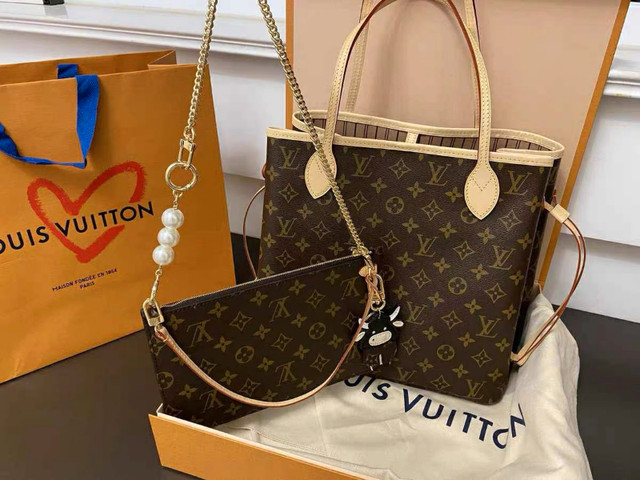 LV Golden Chain Set, DIY Neverful Porch Bag to Crossbody purse in Women's - Bags & Wallets in City of Toronto - Image 4