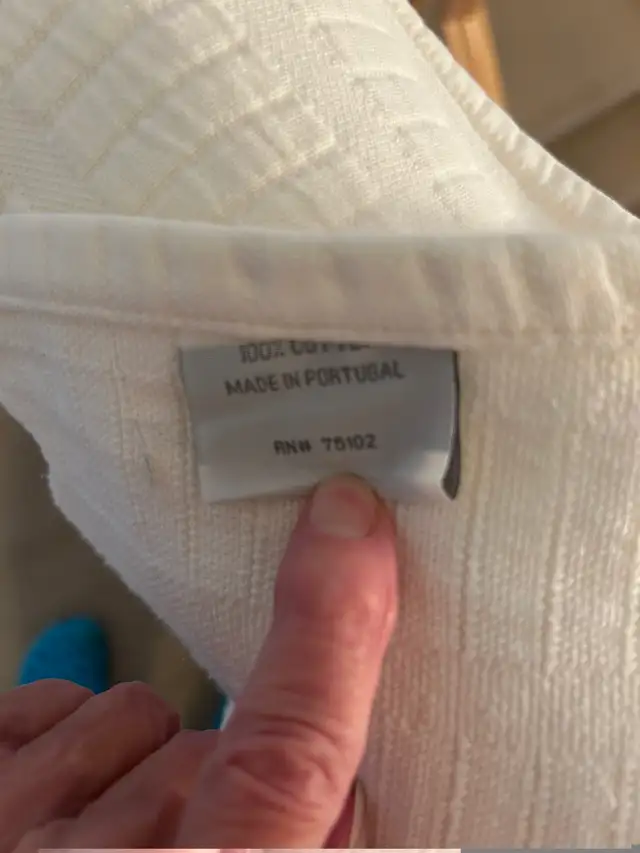 Ikea Twin Duvet, White Cover and Pillow Case in Bedding in Ottawa - Image 6