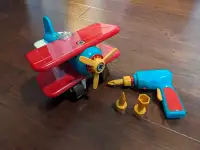 Build and play toy plane 