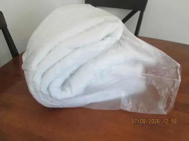 New,ELECTRIC MATTRESS PAD, TWIN BED 39"X75" in Beds & Mattresses in Kingston - Image 9