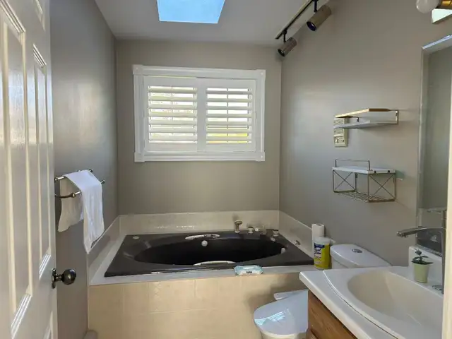 Lewis Point,  5 Beds 3 Baths House in Long Term Rentals in Charlottetown - Image 7