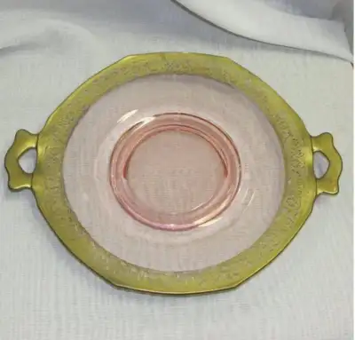 Pick up in Noelville. Delivery/Shipping also available. Pink Depression Glass Cake Stand Low Footed...