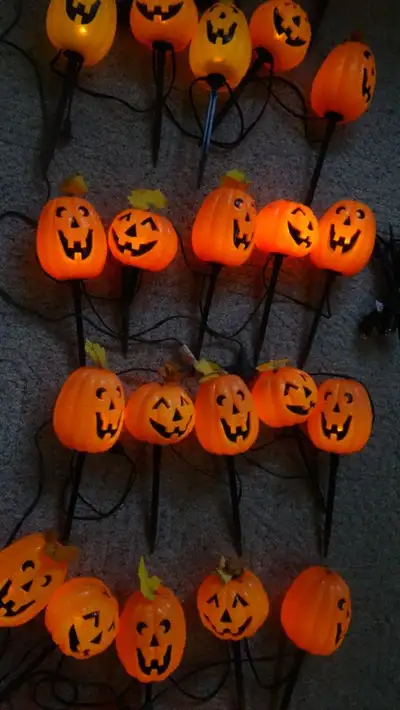 Halloween Gemmy Pumpkin Blowmold Lawn Stakes 6 Sets  30 Pumpkins, View more