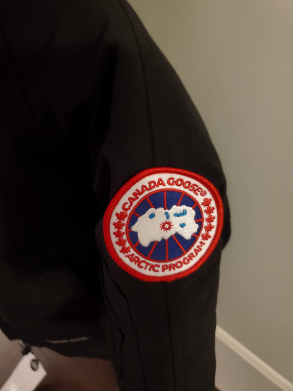 Canada Goose Fusion Jacket (Brand New | Large & XL Women) in Women's - Tops & Outerwear in City of Toronto - Image 2