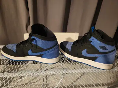 Souliers garçons Nike Air Jordan 1 Mid grandeur 6.5, View more