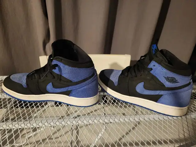 Souliers garçons Nike Air Jordan 1 Mid grandeur 6.5 in Kids & Youth in City of Montréal - Image 2