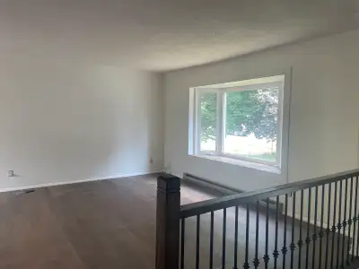 Lovely Raised Bungalow For Rent!