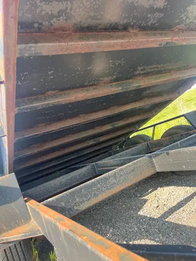 Great dump trailer 6000$