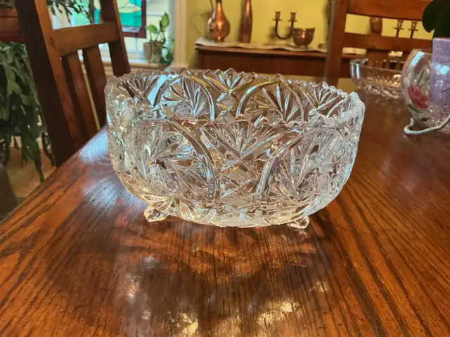 Footed lead crystal bowl64840217767809121