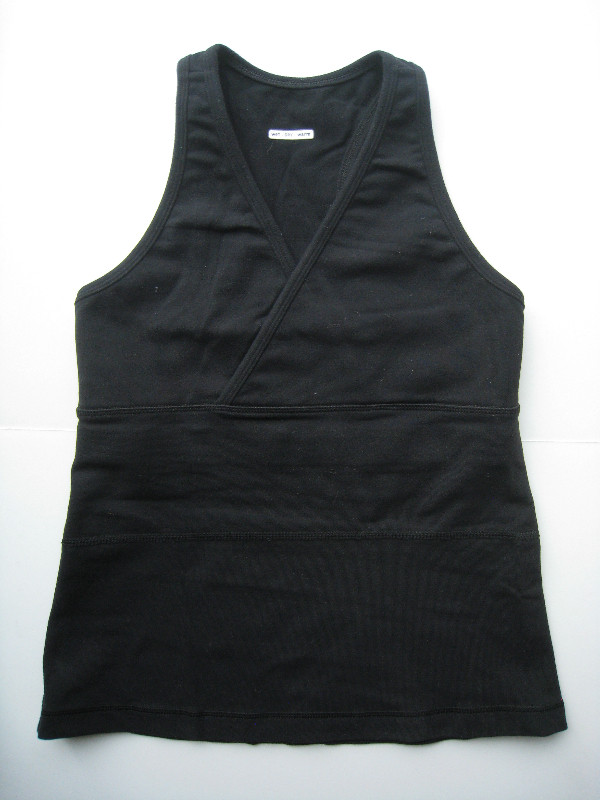 Lululemon Black Racerback Tank Top Size 4 in Women's - Tops & Outerwear in Guelph